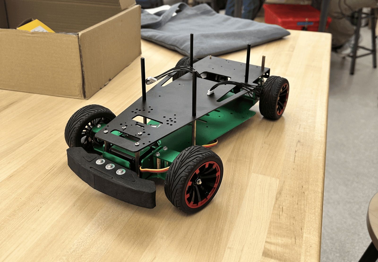 Assembled embedded vehicle with STM32 carrier PCB and motor system