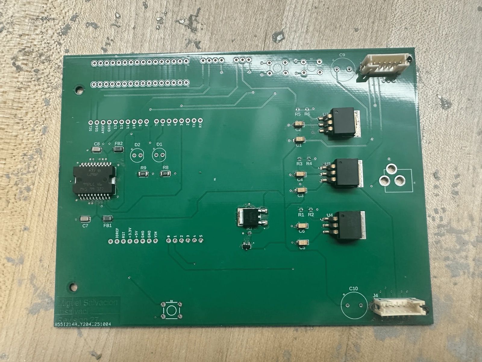 Vehicle carrier board PCB layout with STM32 Nucleo, L298 motor driver, encoder and LCD headers